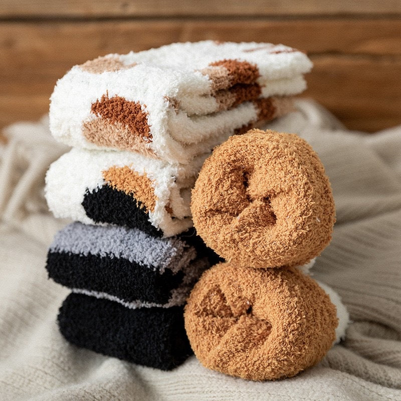 Thick and warm coral-fiber cat paw socks